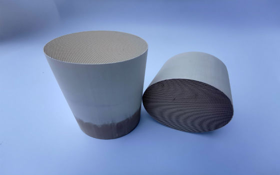 Platynowy katalizator utleniający do silników wysokoprężnych DOC Ceramiczny substrat katalizatora o strukturze plastra miodu