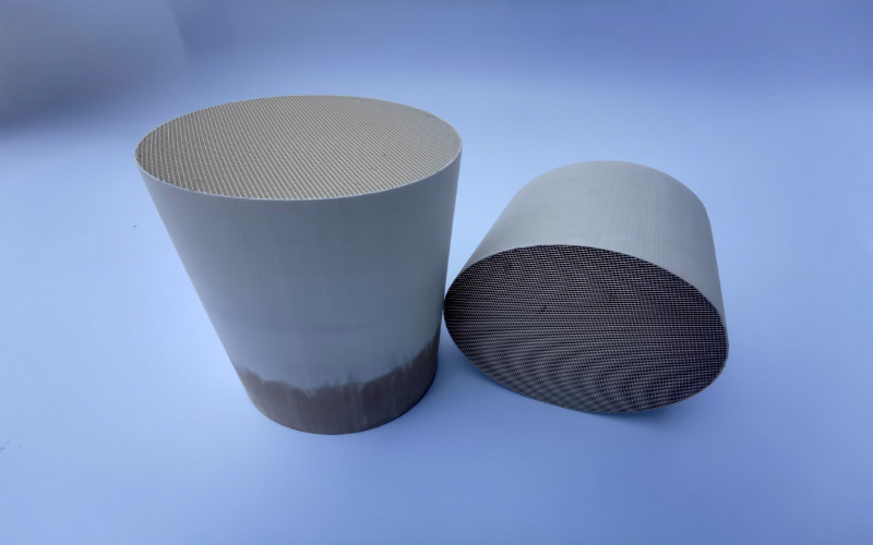 Platynowy katalizator utleniający do silników wysokoprężnych DOC Ceramiczny substrat katalizatora o strukturze plastra miodu