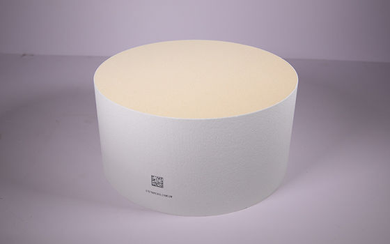 Ceramiczny katalizator o strukturze plastra miodu, wysoka odporność na utlenianie przy małej średnicy porów